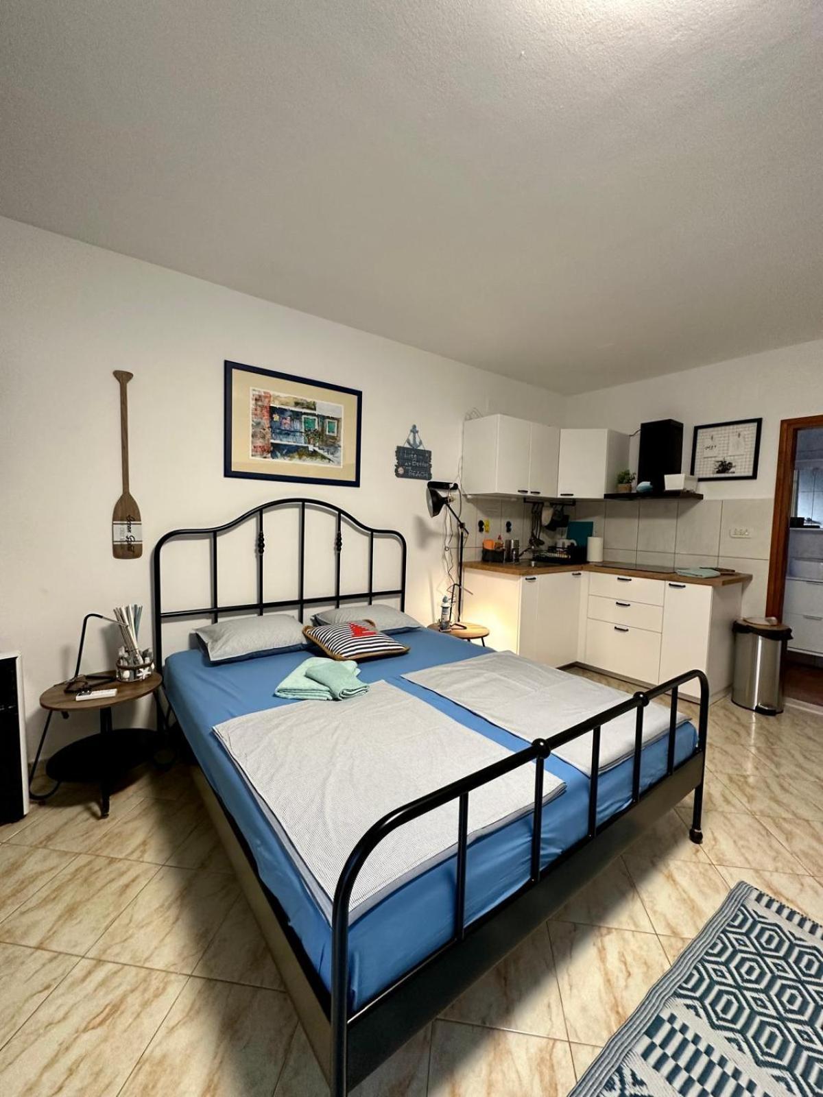 Apartments Eti Bol Extérieur photo